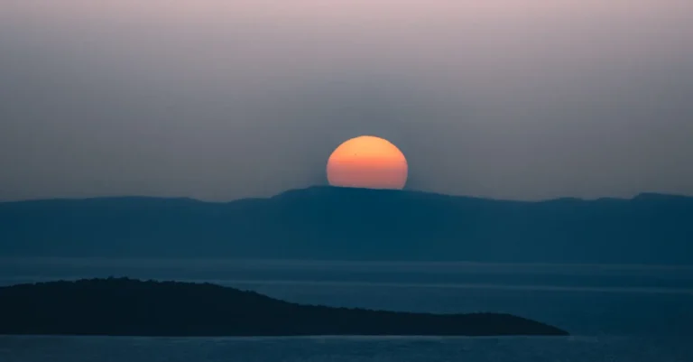 Balıkesir’de Şeytan Sofrası ve Cunda Aynı Günde Gezilir mi? Ayvalık Rota Planı