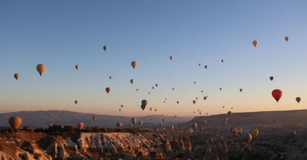 Kapadokya’da Balonlar Nereden İzlenir? Seyir Noktası Seçme Rehberi