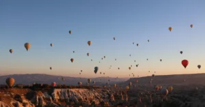 Kapadokya’da Balonlar Nereden İzlenir? Seyir Noktası Seçme Rehberi
