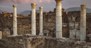Pamukkale Travertenleri ve Hierapolis Aynı Gün Gezilir mi? Süre ve Rota Rehberi