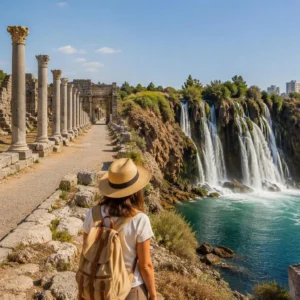 Perge ve Düden Şelalesi Aynı Gün Gezilir mi? Antalya’da Tarih ve Doğa Rotası