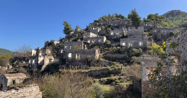 Vakıflı Köyü ve Titus Tüneli Aynı Gün Gezilir mi? Samandağ İçin Rota ve Ulaşım Planı