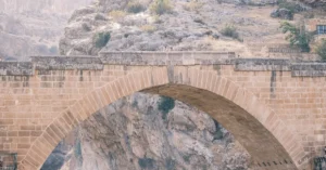 Varda Köprüsü ve Kapıkaya Kanyonu Aynı Gün Gezilir mi? Adana’dan Günübirlik Rota