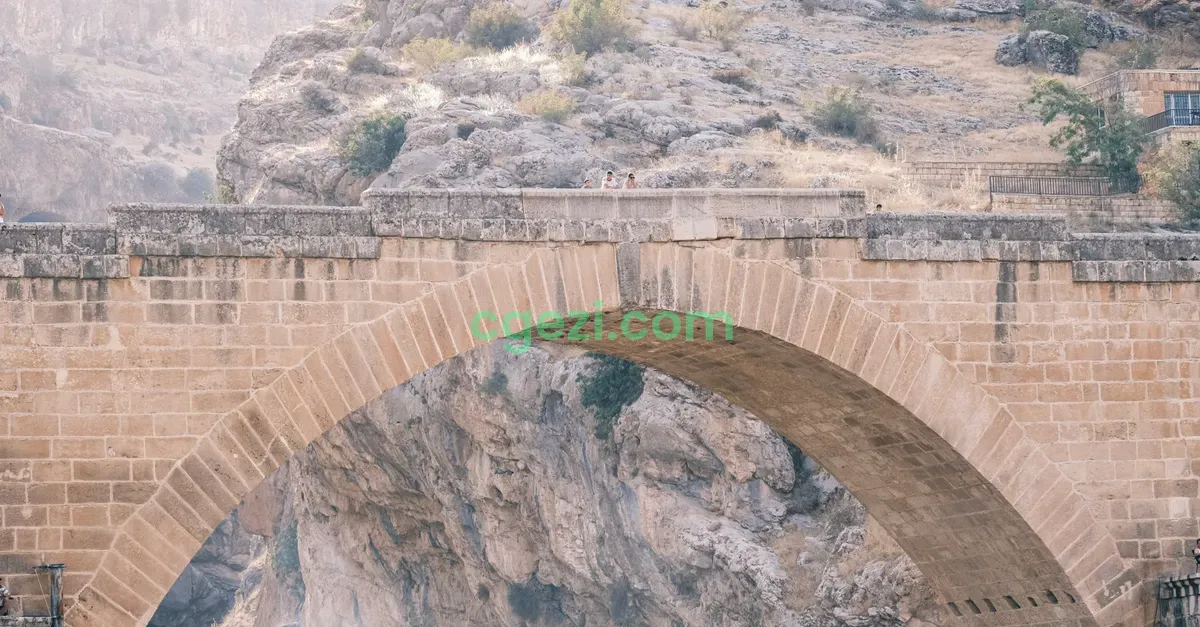 Varda Köprüsü ve Kapıkaya Kanyonu Aynı Gün Gezilir mi? Adana’dan Günübirlik Rota
