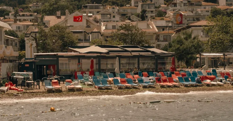 Mordoğan mı Karaburun Merkez mi? Kısa Gezi İçin Hangisi Seçilmeli?