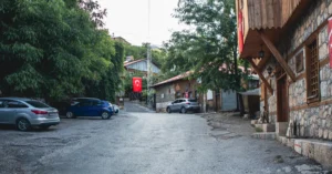 Savur Yürüyerek Gezilir mi? Tarihi Konaklar ve Eski Çarşı İçin Yaya Rotası