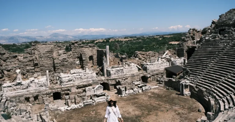 Side Antik Kenti ve Manavgat Şelalesi Aynı Gün Gezilir mi? Rota ve Zaman Planı