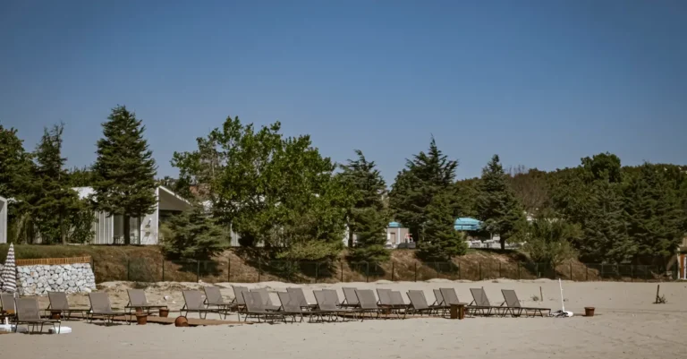 Yumurtalık’ta Denize Nerede Girilir? Plajları Erişim, Deniz Yapısı ve Sakinlik Açısından Karşılaştırma