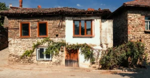 Birgi’de Fotoğraf İçin En İyi Sokaklar: Tarihi Evler ve Kısa Yürüyüş Planı