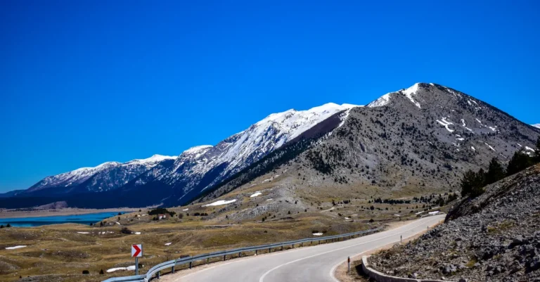 Düzköy Çal Mağarası ve Hıdırnebi Yaylası Aynı Gün Gezilir mi? Trabzon’dan Araç Rotası