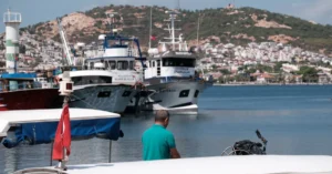 Karataş’ta Ne Yapılır? Tuzla Gölü, Sahil ve Balıkçı Limanı İçin Sakin Bir Gün