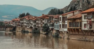 Mudurnu’da Tarihi Evler Nasıl Gezililir? Sokak Rotası, Fotoğraf Durakları ve Merkez Planı