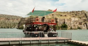 Rumkale Gezisi Nasıl Planlanır? Tekne, Seyir Noktaları ve Yürüyüş İçin Pratik Rehber