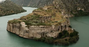 Rumkale Tekneyle mi Karadan mı Gezilmeli? Manzara, Süre ve Erişim Karşılaştırması